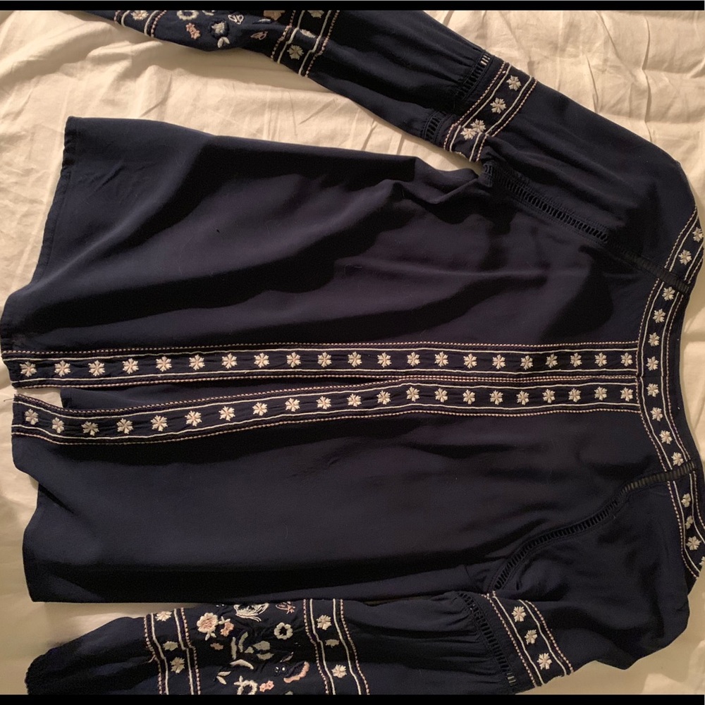 Abercrombie and Fitch navy blue peasant top - Picture 3 of 4